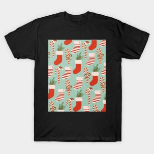 Christmas cane candy and socks pattern, Holiday pattern T-Shirt